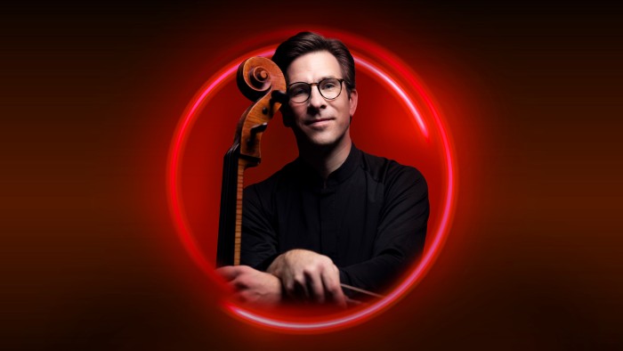 Clemens Schuldt conducts Strauss and Phibbs