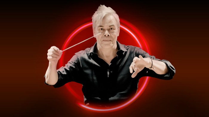 Lintu conducts Shostakovich's Eighth Symphony