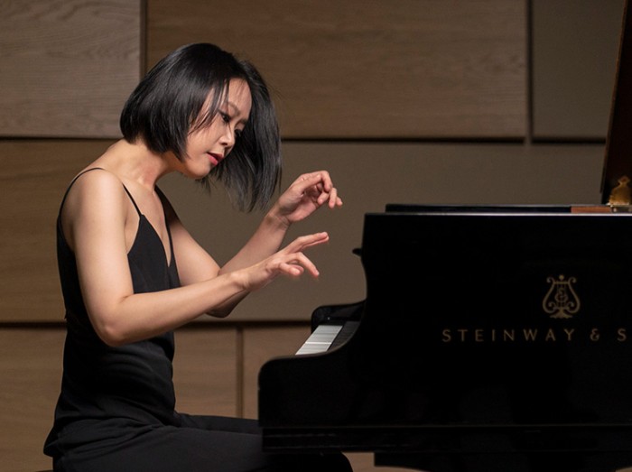 Vienna Tonkünstler Orchestra with Yeol Eum Son, piano