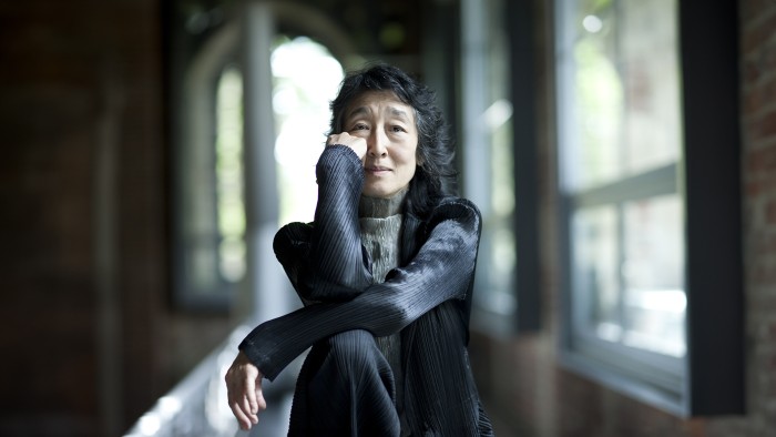  Mitsuko Uchida plays Beethoven
